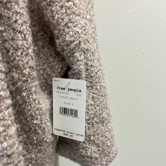 NEW FREE PEOPLE Sweater Oversized with 3/4 Sleeves - Picture 4 of 5